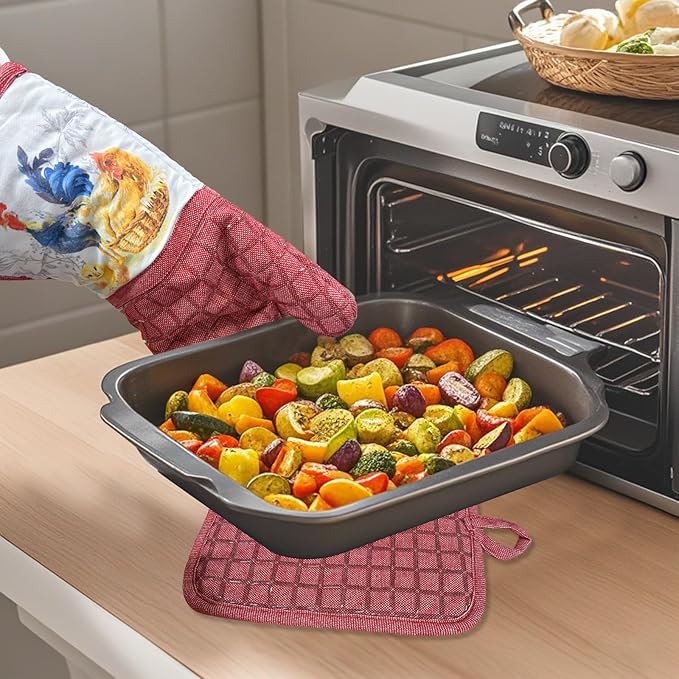 Silicone Printing Oven Mitts Heat Resistant to 500 Degree,Yarm-Dyed Oven Gloves with Animal Design Non-Slip for Kitchen Cooking Barbecue Baking and Machine Washable.(Red Oven Mitts)