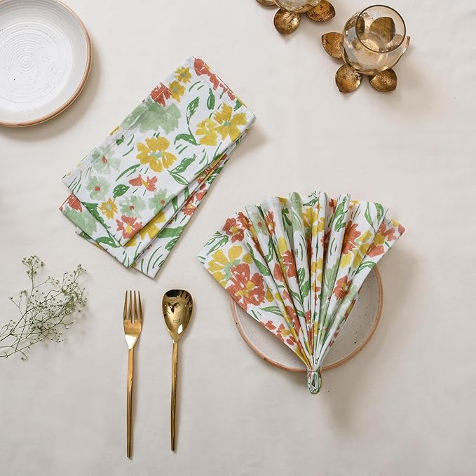 TARAN LIVING Cloth Napkins Set of 4, Printed Floral Cotton Dinner Napkins, Soft Washable Table Napkin Set Holiday Farmhouse Décor - 18"x18"