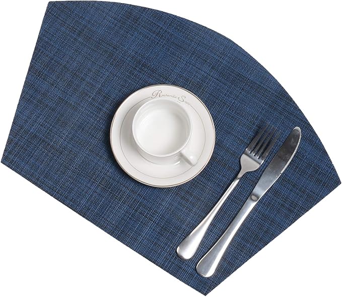 SHACOS Wedge Placemat Set of 4 Non Slip Heat Resistant Woven Vinyl Round Table Placemats Circle Table Mats Wipe Clean Indoor Outdoor (4, Blue Black)