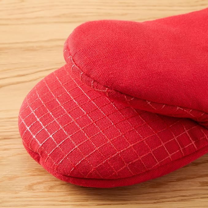 KITCHENAID Gourmet Series Gridlines Mini Oven Mitts 2-Pack Set, Heat Resistant up to 600°F, Soft Silicone Grip, Magnetic Cuff, Passion Red, 5.5"x9"