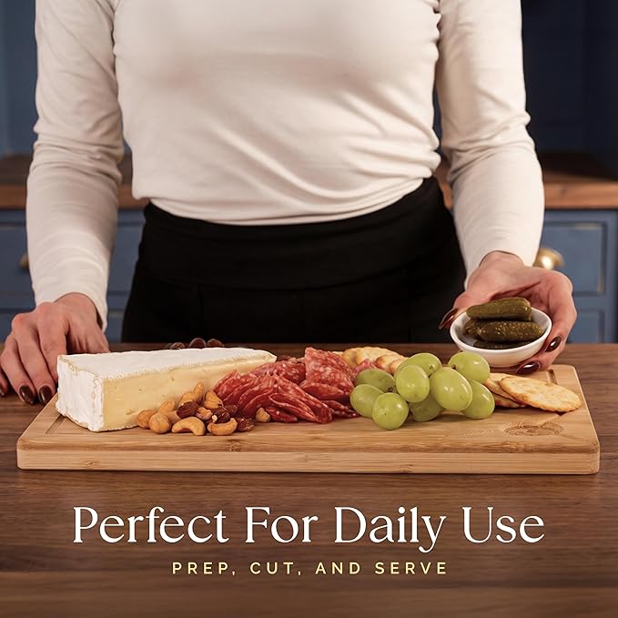 Deer & Oak Large Bamboo Chopping Board 15" x 9.8" x 0.8", Premium Wooden Kitchen Cutting Board for Meat & Vegetables, Pre-Oiled, Water Resistant, Knife-Friendly