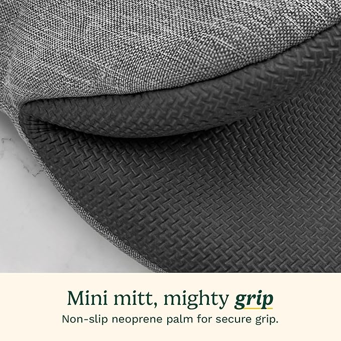 Cuisinart Mini Oven Mitts – 5.5” x 7” Heat-Resistant Kitchen Mitts for Oven with Non-Slip Neoprene Palm, Cotton Filling, and Fabric Loop – Durable Oven Mitt Set for Cooking & Baking (Chambray)