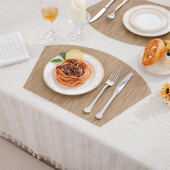 SHACOS Wedge Shape Placemats Set of 4 Woven Vinyl Placemat for Round Table Curved Place Mats Wipe Clean Kitchen Dining Table Mats (4, Tan)