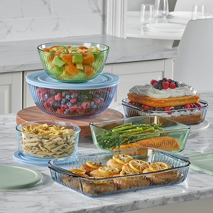Pyrex Colors (2-Pack) Sculpted Tinted Medium/Large Glass Mixing Bowls With Plastic Lids, Nesting Space Saving Set of Bowls For Prepping and Baking, 2.3QT & 4.5QT