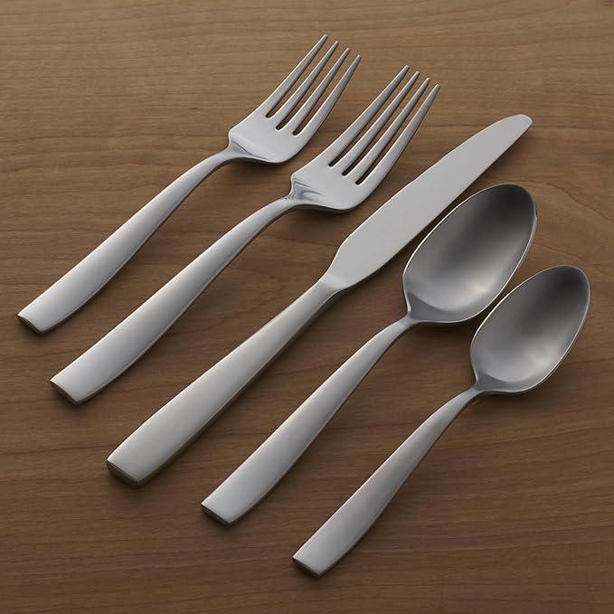 Oneida Everdine 45 Piece Everyday Flatware, Service for 8, 18/0 Stainless Steel, Silverware Set, Dishwasher Safe, Silver