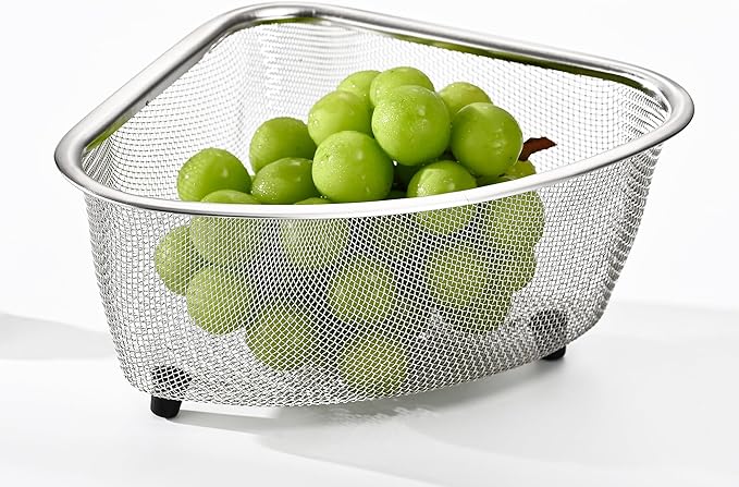 Fox Run Large Stainless Steel Triangular Colander, 3 Quart Pasta Strainer, 7” x 9.25” x 4”