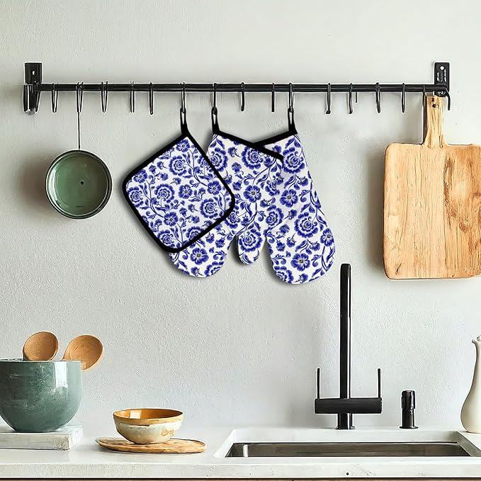 Funny Chinoiserie Floral Oven Mitts and Pot Holders Set of 3, Blue and White Porcelain, Heat Resistant Non-Slip Kitchen Mitts Hot Pads, Kitchen Decor Gifts for Women Baker Chinoiserie Lover