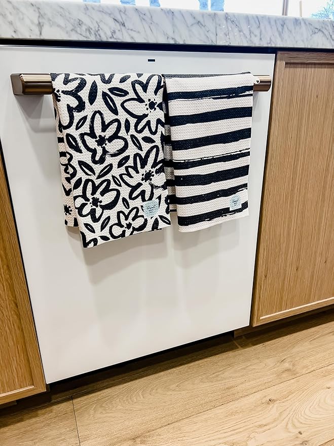 2 Pack Double Sided|| Not Your Ordinary Kitchen Towels || Dish Towels || Quick Dry || Waffle Weave Microfiber || Highly Absorbent || Hanging Hook (Black Daisy)
