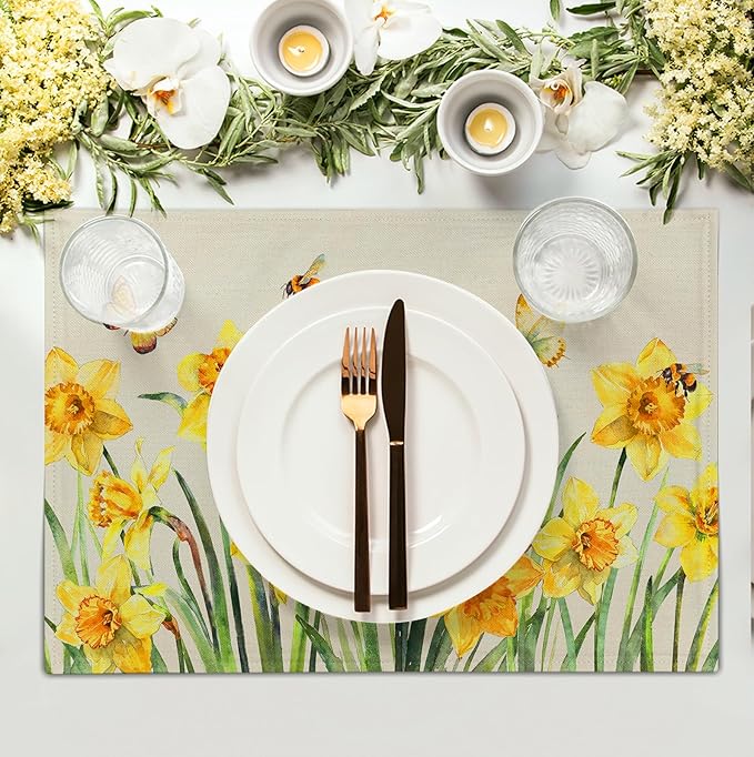Spring Daffodils Placemats Set of 4 Watercolor Yellow Flower Table Mats Summer Farmhouse Floral Heat Resistant Washable Placemat for Party Kitchen Dining Table Decor Indoor Outdoor 12x18 Inch