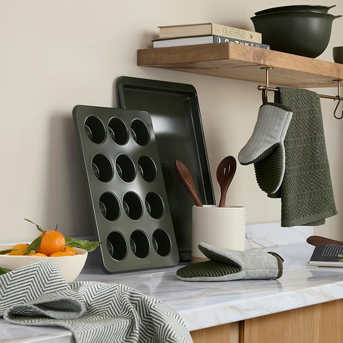 KITCHENAID® Evergreen Design Series Herringbone Ribbed Soft Silicone Mini Oven Mitts 2-Pack Set, Heat Resistant up to 500°F, Flexible & Waterproof, Deep Forest Green, 5.5"x9"