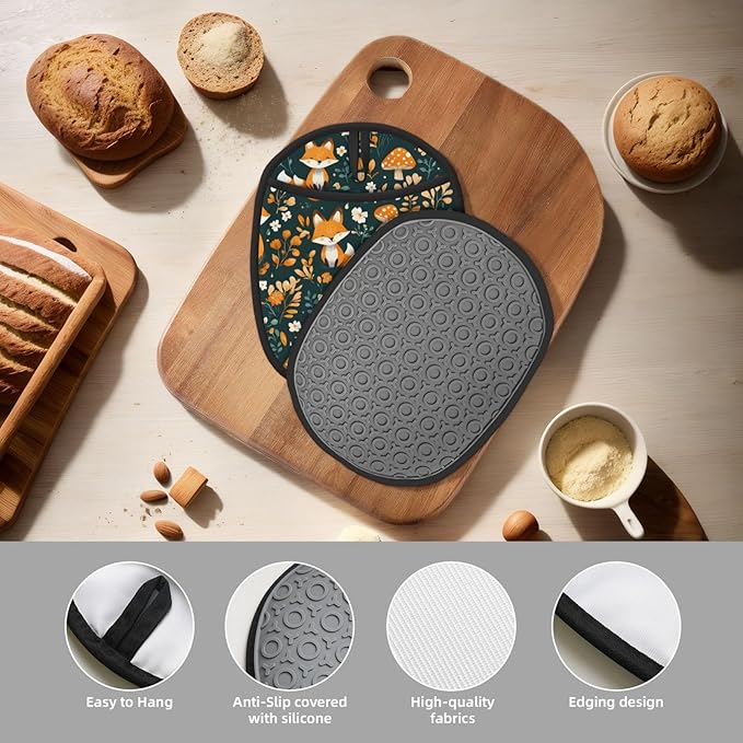 Fox Silicone Pot Holders Set of 2, Heat Resistant up to 500°F, Non-Slip Kitchen Hot Pads with Pocket and Soft Quilted Cotton Lining for Baking, Cooking and Hot Pots