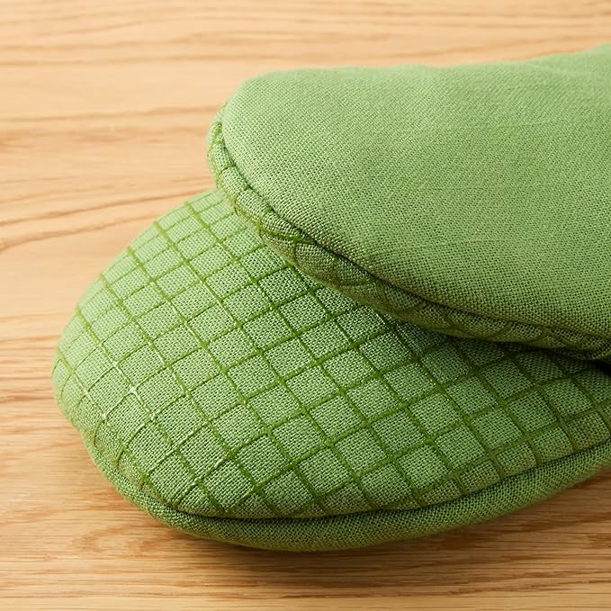 KITCHENAID Gourmet Series Gridlines Mini Oven Mitts 2-Pack Set, Heat Resistant up to 600°F, Soft Silicone Grip, Magnetic Cuff, Matcha Green, 5.5"x9"