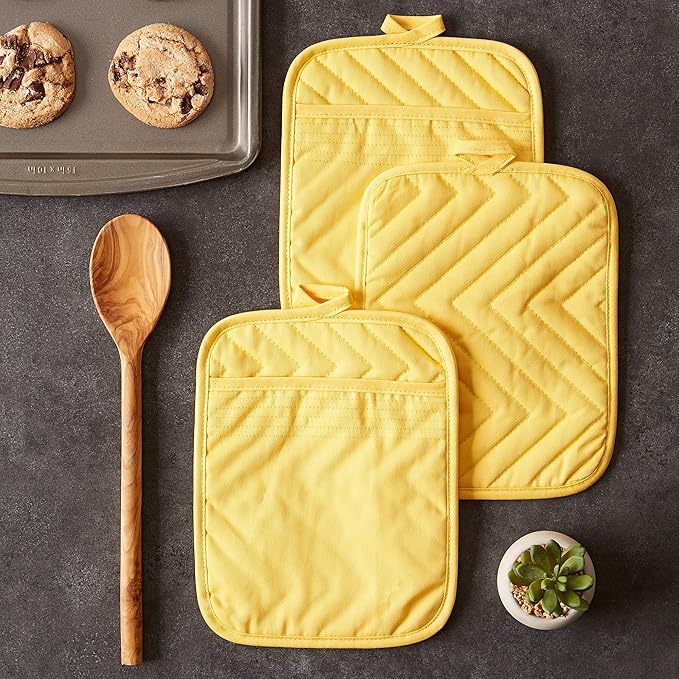 DII Heat Resistant Quilted Cotton Pot Holder Set, Designed with Space to Personalize Allowing a Customized Design, 7x9, Yellow, 3 Count