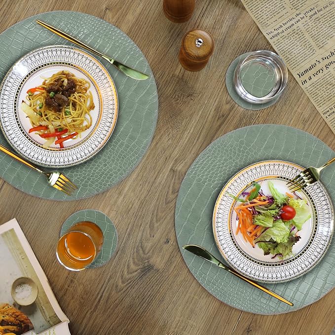Jovono Round Leather Placemats for Round Tables Set of 8, Green Place Mats and Coasters, Wipeable Waterproof Heat Resistant Table Mats Easy to Care for Indoor Decor 14 inch Diameter