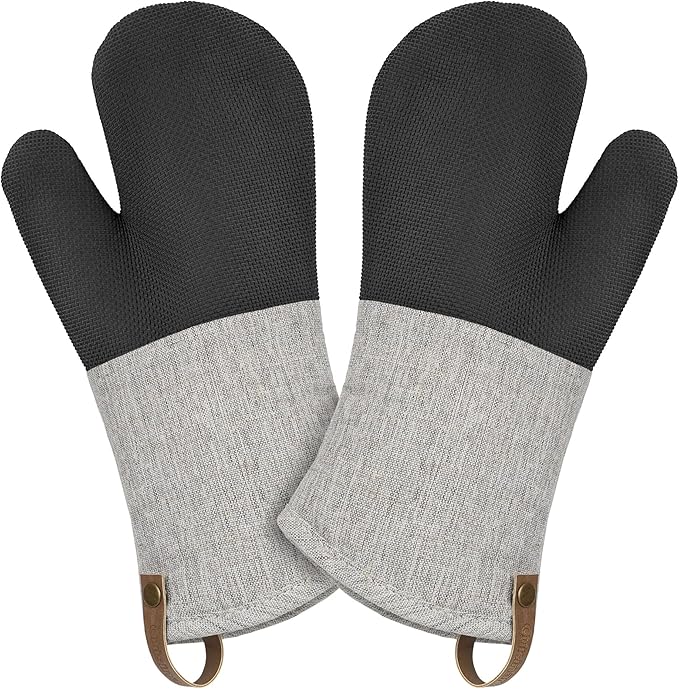Cuisinart Heritage Kitchen Oven Mitts – Heat-Resistant Kitchen Mitts for Oven with Non-Slip Neoprene Palm, Long Cuff, and Cotton Filling – Durable Oven Gloves for Cooking, Baking, & Grilling
