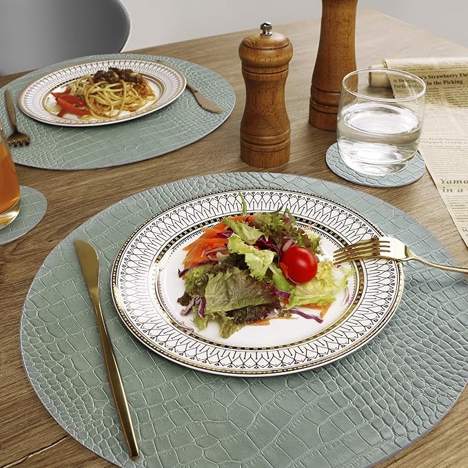 Jovono Round Leather Placemats for Round Tables Set of 8, Green Place Mats and Coasters, Wipeable Waterproof Heat Resistant Table Mats Easy to Care for Indoor Decor 14 inch Diameter