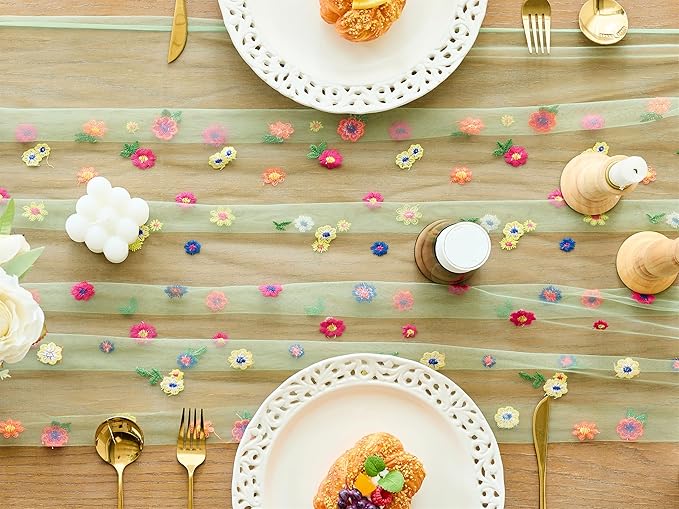 YATOJUZI Green Table Runner Embroidery Daisy Summer Floral Decorations Seasonal Tulle Dining Table Runners for Home Kitchen Decor Wedding Shower Party