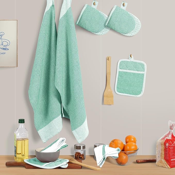 Casa Platino Potholders & Oven Mitts Heat Resistant, 8-Piece Mini Oven Mitt with Silicone Grip, Potholder for Kitchens, 2 Kitchen Towels & 2 Dish Cloths – Durable & Non-Slip – Sage