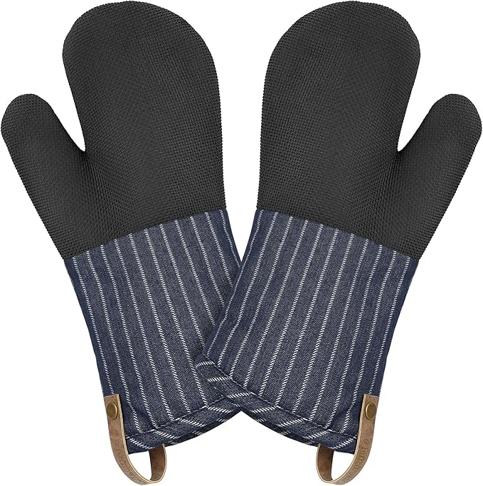 Cuisinart Heritage Kitchen Oven Mitts – Heat-Resistant Kitchen Mitts for Oven with Non-Slip Neoprene Palm, Long Cuff, and Cotton Filling – Durable Oven Gloves for Cooking, Baking, & Grilling