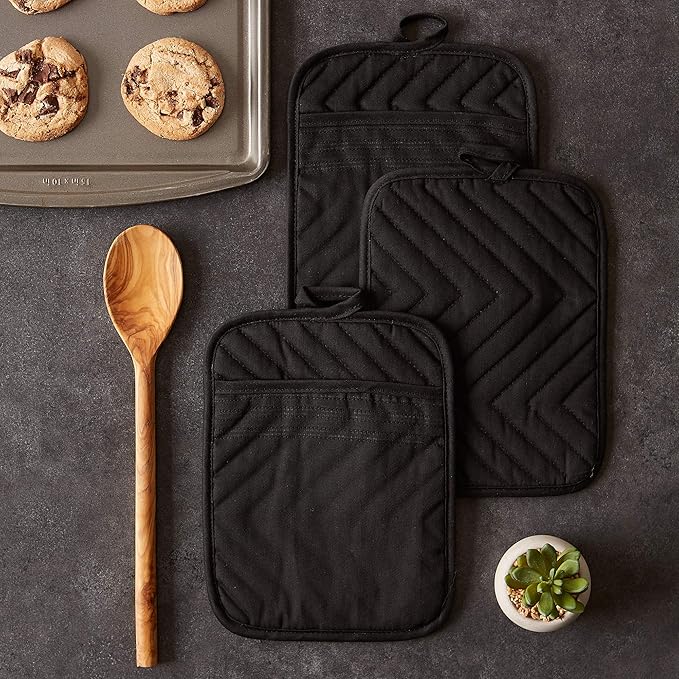DII Heat Resistant Quilted Cotton Pot Holder Set, Designed with Space to Personalize Allowing a Customized Design, 7x9, Black, 3 Count