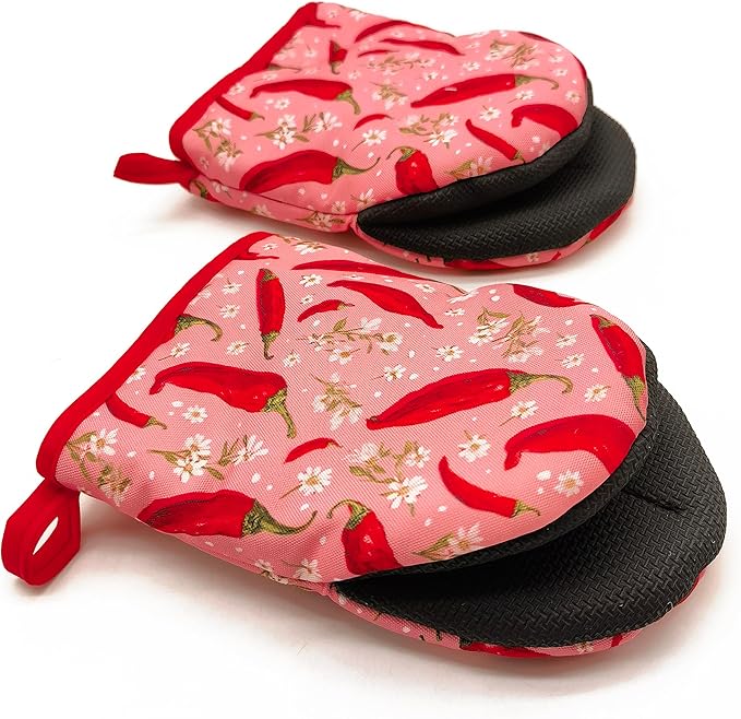 Hot Peppers Oven Mitts, Funny Chili High Heat Resistant Kitchen Oven Gloves, Mini Silicone Oven Mitts, Non-Slip Grip Surfaces and Hanging Loop for Grilling, Baking, Cooking and Microwave, Gift