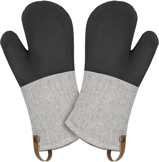 Cuisinart Heritage Kitchen Oven Mitts – Heat-Resistant Kitchen Mitts for Oven with Non-Slip Neoprene Palm, Long Cuff, and Cotton Filling – Durable Oven Gloves for Cooking, Baking, & Grilling