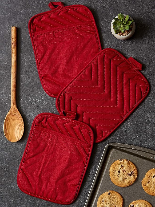 DII Heat Resistant Quilted Cotton Pot Holder Set, Designed with Space to Personalize Allowing a Customized Design, 7x9, Red, 3 Count